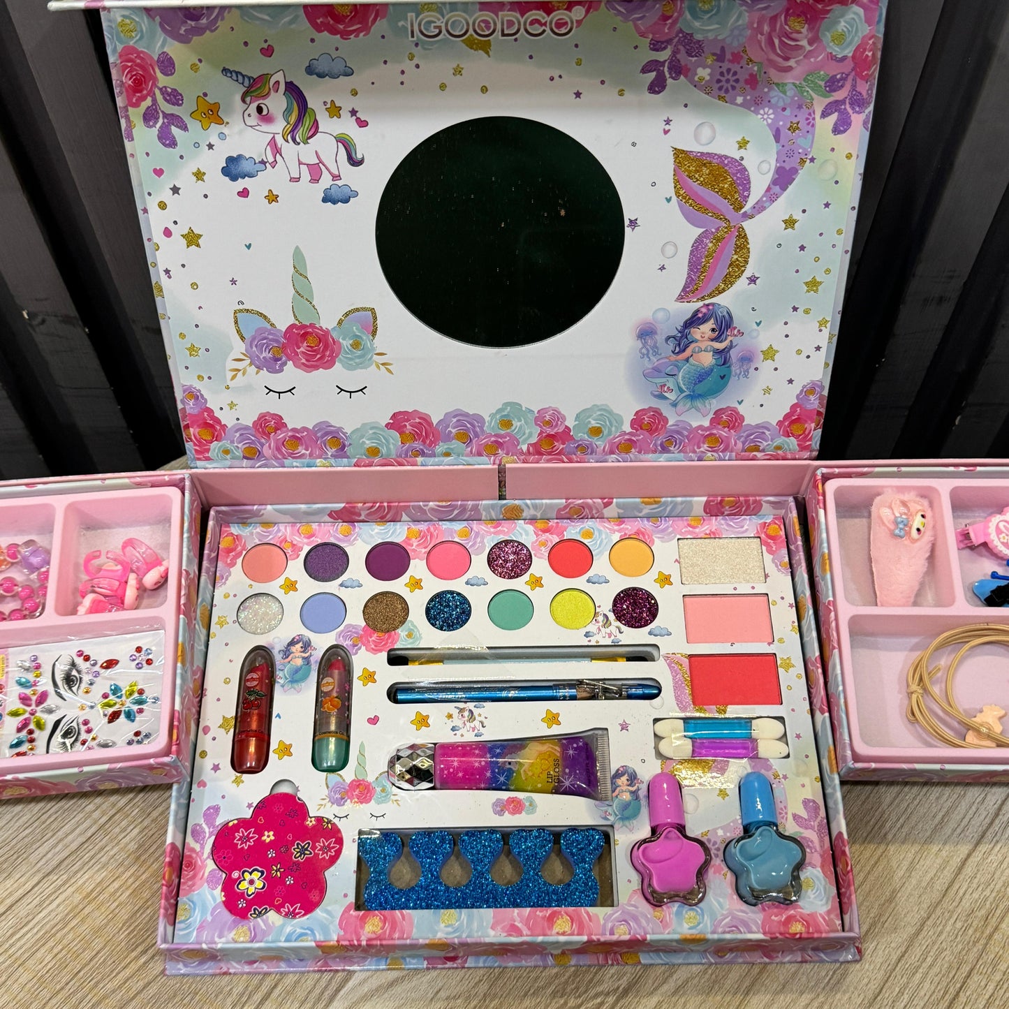 42 Pcs Realistic Unicorn Makeup & Jewellery Briefcase for Girls – Pretend Beauty Set with Lipstick, Jewelry, Hair Accessories & Carry Case – Magical Gift for GIRLS - Mahal Al MadinahMAKEUP KITMahal Al MadinahMahal Al Madinah42 Pcs Realistic Unicorn Makeup & Jewellery Briefcase for Girls – Pretend Beauty Set with Lipstick, Jewelry, Hair Accessories & Carry Case – Magical Gift for GIRLS42 Pcs Realistic Unicorn Makeup & Jewellery Briefcase for Girls – Pretend Beauty Set with Lipstick, Jewelry, Hair