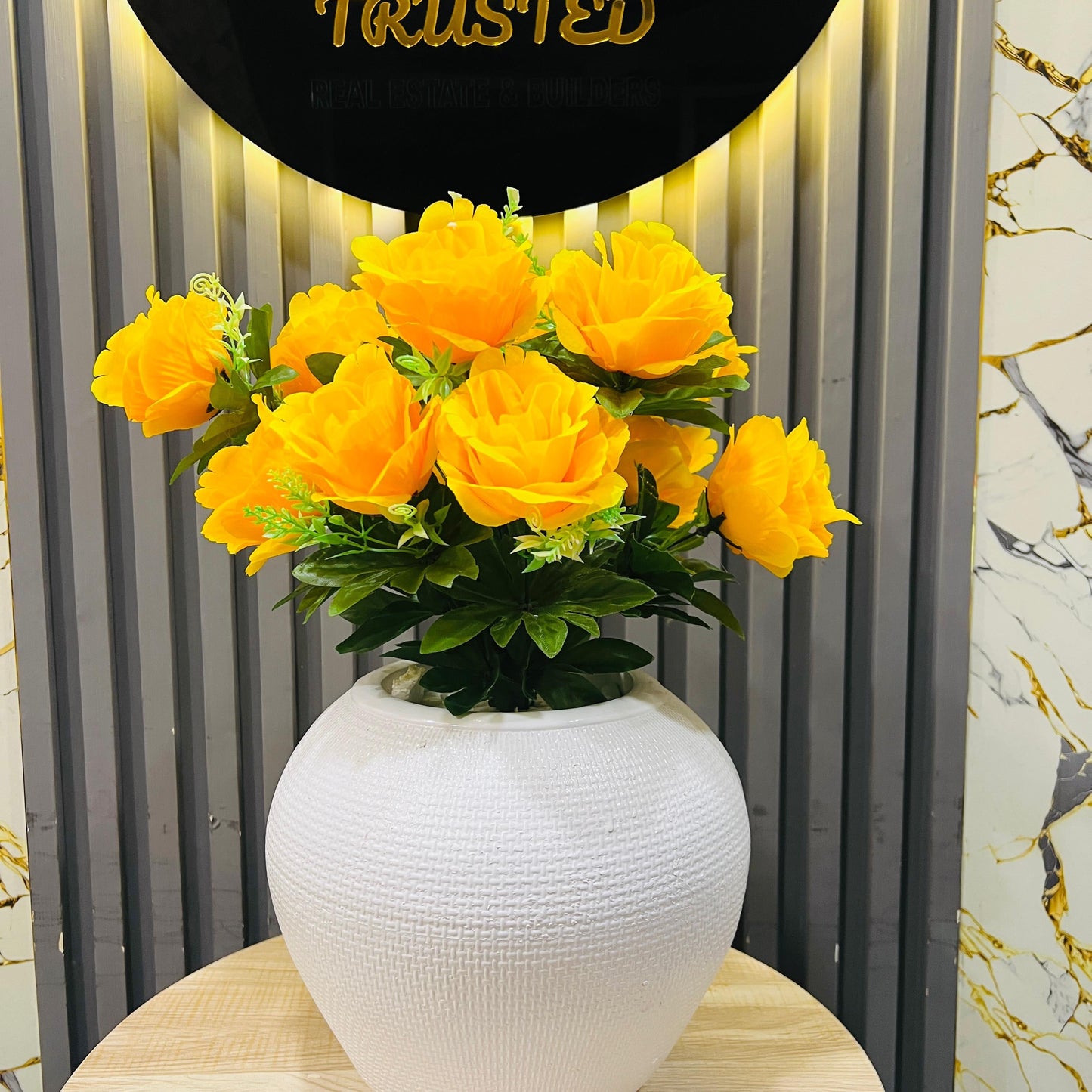 Large White Round Textured Ceramic Vase with Flowers – Elegant Handmade Flower Pot for Home & Office Décor - Mahal Al MadinahMahal Al MadinahMahal Al MadinahLarge White Round Textured Ceramic Vase with Flowers – Elegant Handmade Flower Pot for Home & Office Décor Mahal Al MadinahLarge White Round Textured Ceramic Vase with Flowers – Elegant Handmade Flower Pot for Home & Office Décor