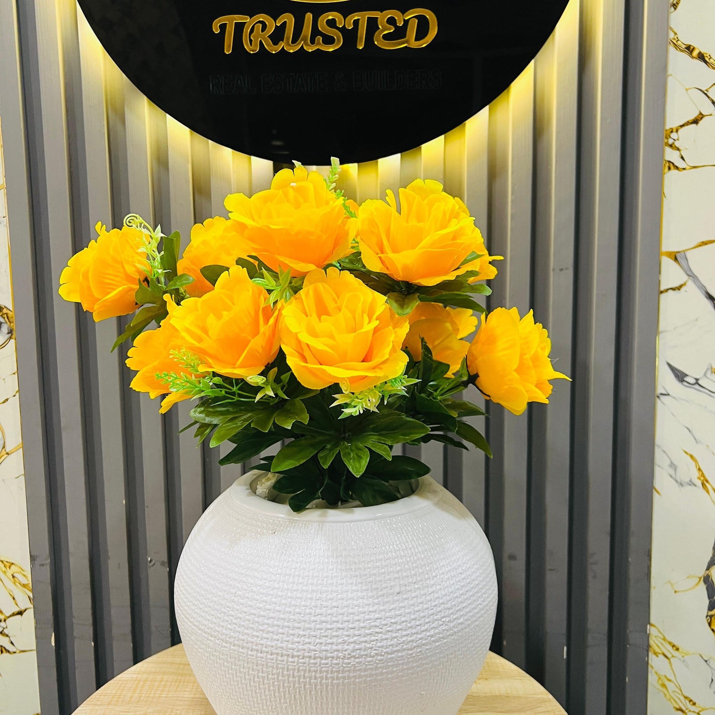 Large White Round Textured Ceramic Vase with Flowers – Elegant Handmade Flower Pot for Home & Office Décor - Mahal Al MadinahMahal Al MadinahMahal Al MadinahLarge White Round Textured Ceramic Vase with Flowers – Elegant Handmade Flower Pot for Home & Office Décor Mahal Al MadinahLarge White Round Textured Ceramic Vase with Flowers – Elegant Handmade Flower Pot for Home & Office Décor