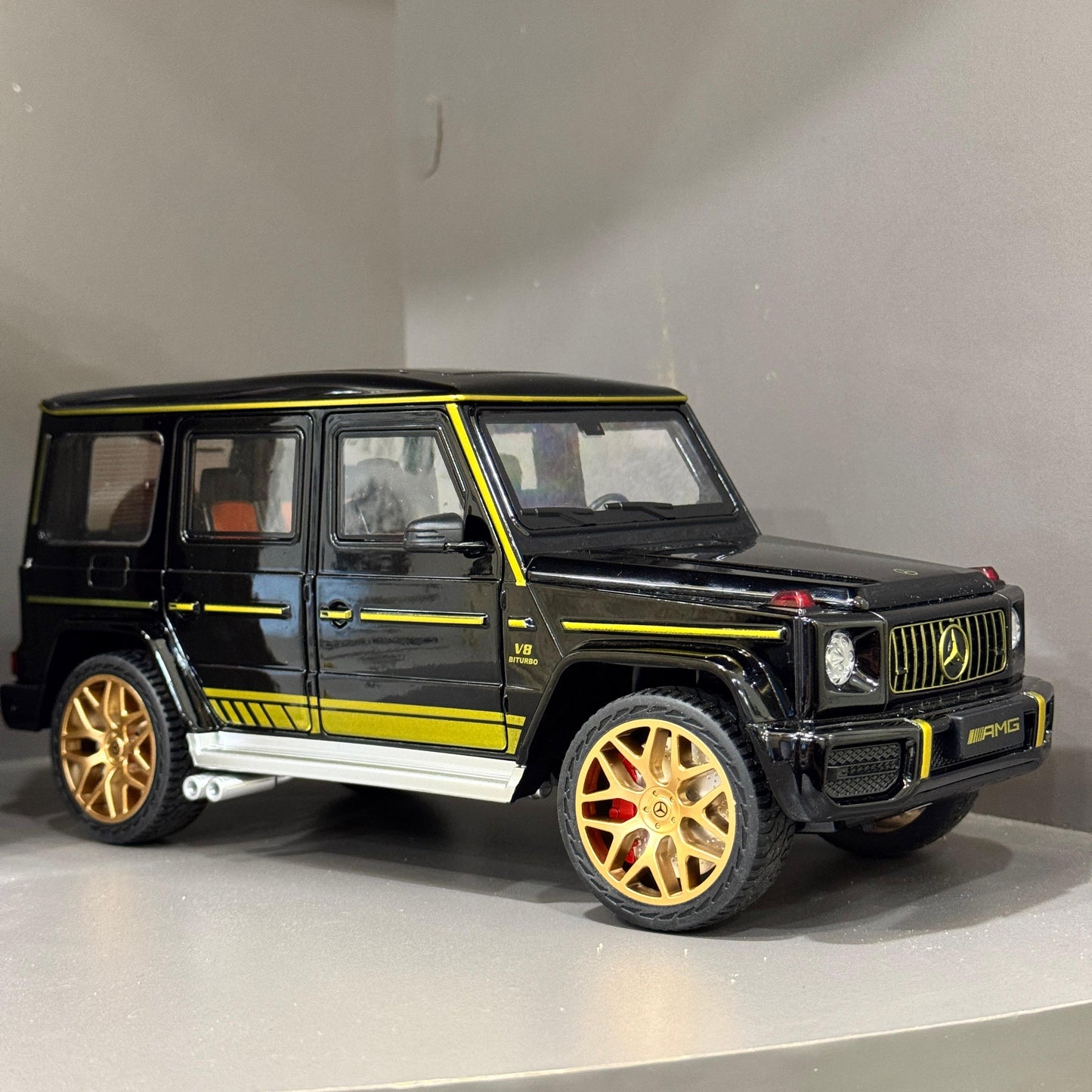 1:18 Mercedes AMG G63 Diecast Model Car | Luxury SUV Alloy Scale Model with Sound & Light | Opening Doors | Collectible Toy for Kids & Adults - Mahal Al Madinahdiecast carMahal Al MadinahMahal Al Madinah1:18 Mercedes AMG G63 Diecast Model Car | Luxury SUV Alloy Scale Model with Sound & Light | Opening Doors | Collectible Toy for Kids & Adults1:18 Mercedes AMG G63 Diecast Model Car | Luxury SUV Alloy Scale Model with Sound & Light | Opening Doors | Collectible Toy for Kids & Adults