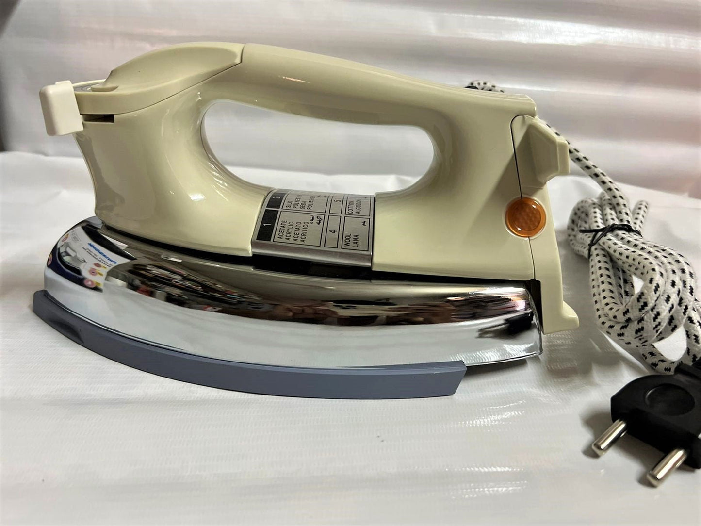 Panasonic NI - 22AWT – Deluxe Automatic Dry Iron 1000W with Non - Stick Soleplate & 6 Temperature Settings - Mahal Al MadinahMahal Al MadinahMahal Al MadinahPanasonic NI - 22AWT – Deluxe Automatic Dry Iron 1000W with Non - Stick Soleplate & 6 Temperature Settings.Panasonic NI - 22AWT – Deluxe Automatic Dry Iron 1000W with Non - Stick Soleplate & 6 Temperature Settings