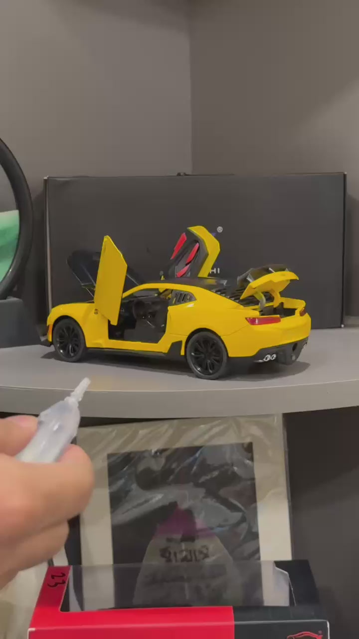 1:24 Transformers 5 Bumblebee Chevrolet Camaro Diecast Model Car By CHI ZHI – Metal Body, Pull Back Action, Lights & Sound – Alloy Special Edition Toy for Kids & Collectors.